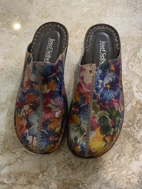 Josef Seibel Catalonia 51 Multicolored Floral Leather Mules, Size 37 (US 6.5-7)